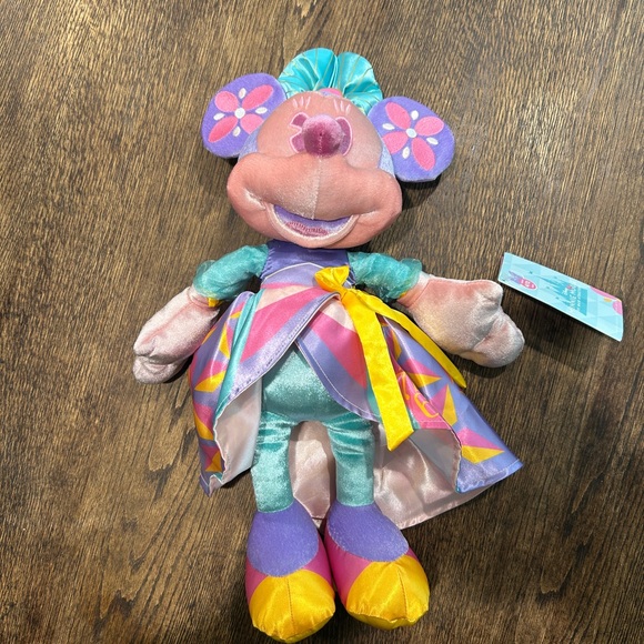 Minnie Mouse Main Attraction Small World Plush